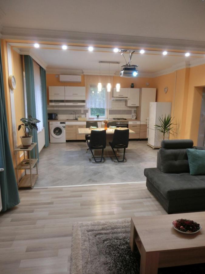 Pilis Apartman Piliscsaba Exterior photo